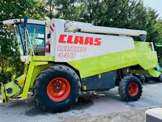 Claas LEXION 440 - Зерноуборочный комбайн: фото 2 Claas LEXION 440 - Зерноуборочный комбайн: фото 2