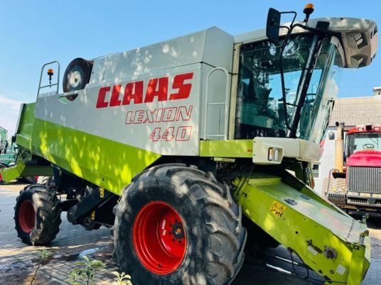 Claas LEXION 440 - Зерноуборочный комбайн: фото 4 Claas LEXION 440 - Зерноуборочный комбайн: фото 4