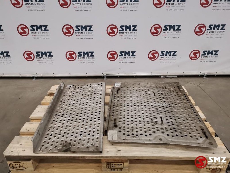 DAF Occ opstapplaten DAF xf105 - Боковая подножка для Грузовиков: фото 1 DAF Occ opstapplaten DAF xf105 - Боковая подножка для Грузовиков: фото 1