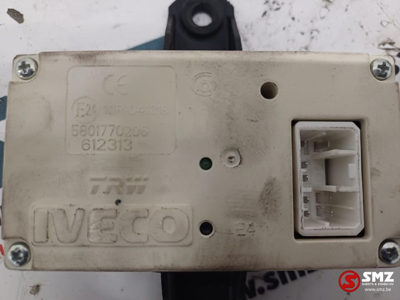 Iveco Occ ECU centrale vergrendeling Iveco - Блок управления для Грузовиков: фото 3 Iveco Occ ECU centrale vergrendeling Iveco - Блок управления для Грузовиков: фото 3