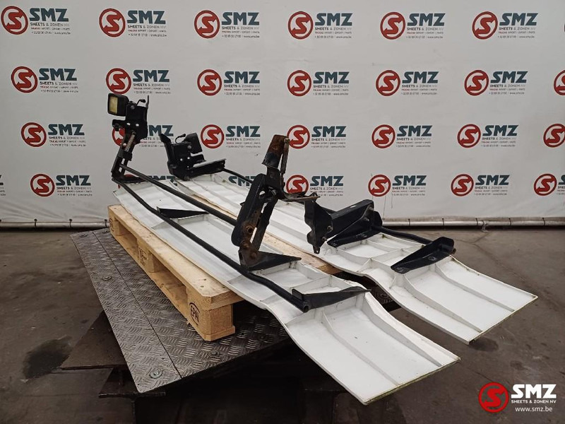 Аэродинамика/ Спойлеры для Грузовиков MAN Occ cabinespoilerset links/rechts MAN: фото 7 Аэродинамика/ Спойлеры для Грузовиков MAN Occ cabinespoilerset links/rechts MAN: фото 7