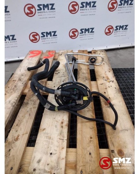 Mercedes-Benz Occ AdBlue tankvlotter Mercedes Actros MP4 - Бак для AdBlue для Грузовиков: фото 2 Mercedes-Benz Occ AdBlue tankvlotter Mercedes Actros MP4 - Бак для AdBlue для Грузовиков: фото 2