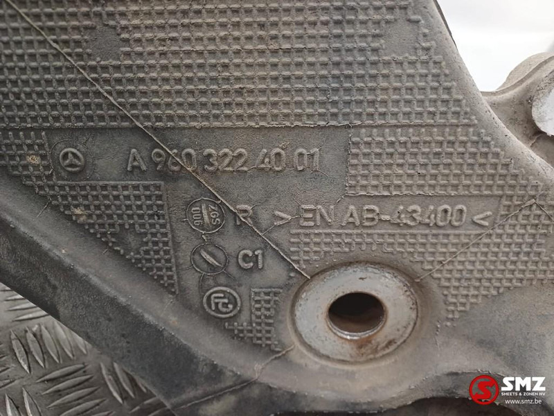 Mercedes-Benz Occ bladveerbeugel vooras rechts Mercedes - Рама/ Шасси для Грузовиков: фото 5 Mercedes-Benz Occ bladveerbeugel vooras rechts Mercedes - Рама/ Шасси для Грузовиков: фото 5