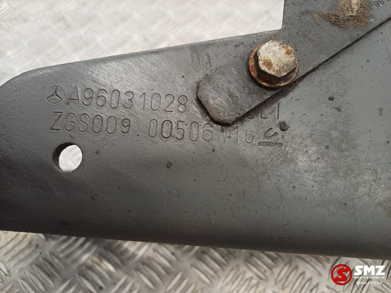 Mercedes-Benz Occ montagebeugel chassis links Mercedes - Рама/ Шасси для Грузовиков: фото 5 Mercedes-Benz Occ montagebeugel chassis links Mercedes - Рама/ Шасси для Грузовиков: фото 5