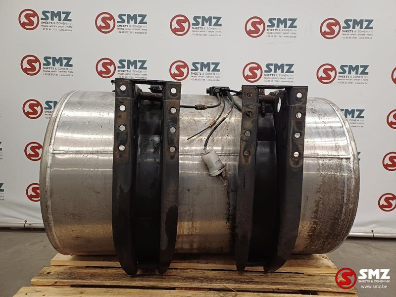 Volvo Occ brandstoftank 450L met steunen Volvo - Топливный бак для Грузовиков: фото 2 Volvo Occ brandstoftank 450L met steunen Volvo - Топливный бак для Грузовиков: фото 2