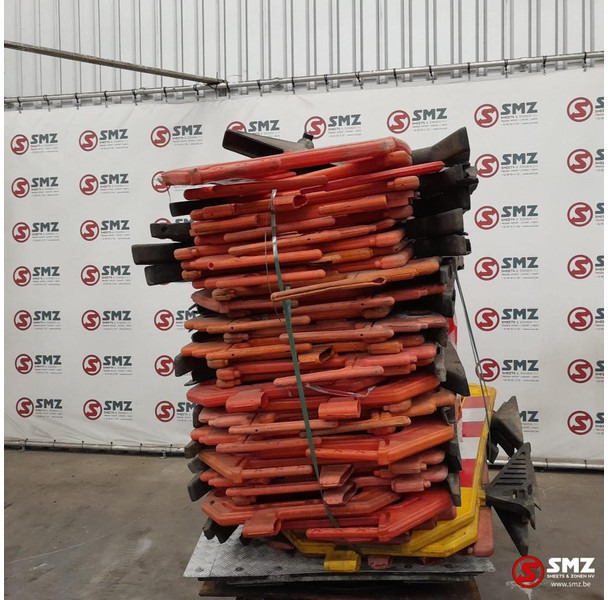 Diversen Occ lot diverse verkeersignalisatie - Запчасти для Грузовиков: фото 3 Diversen Occ lot diverse verkeersignalisatie - Запчасти для Грузовиков: фото 3