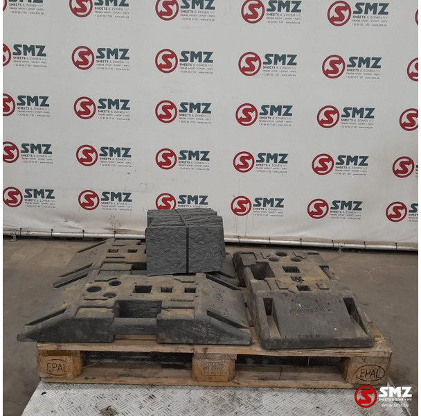 Diversen Occ lot steunvoeten verkeersborden - Запчасти для Грузовиков: фото 1 Diversen Occ lot steunvoeten verkeersborden - Запчасти для Грузовиков: фото 1