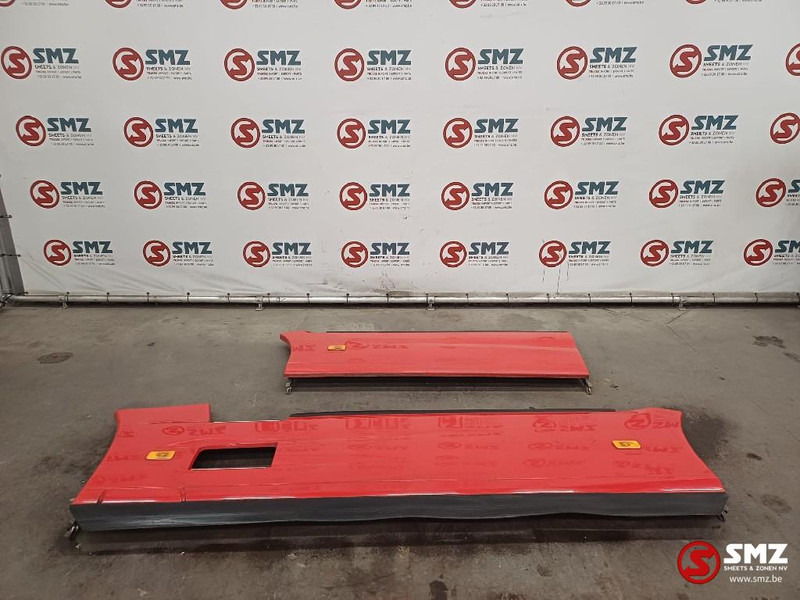 Renault Occ set side skirts L/R Renault - Запчасти для Грузовиков: фото 1 Renault Occ set side skirts L/R Renault - Запчасти для Грузовиков: фото 1