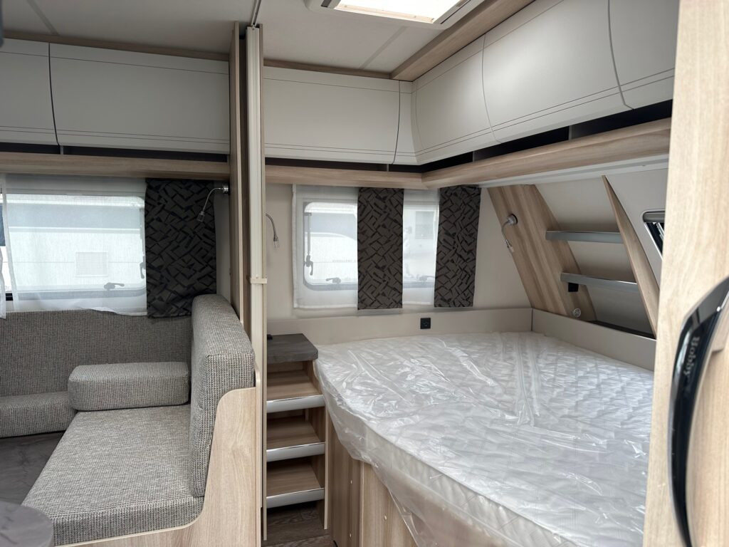 DE LUXE 545 KMF 2024 - Прицеп дача: фото 5 DE LUXE 545 KMF 2024 - Прицеп дача: фото 5