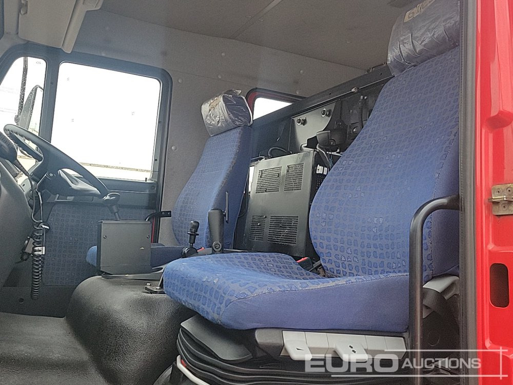 Пожарная машина 2002 MAN 4x2 Fire Engine, Automatic Gearbox (Reg. Docs. Available): фото 32