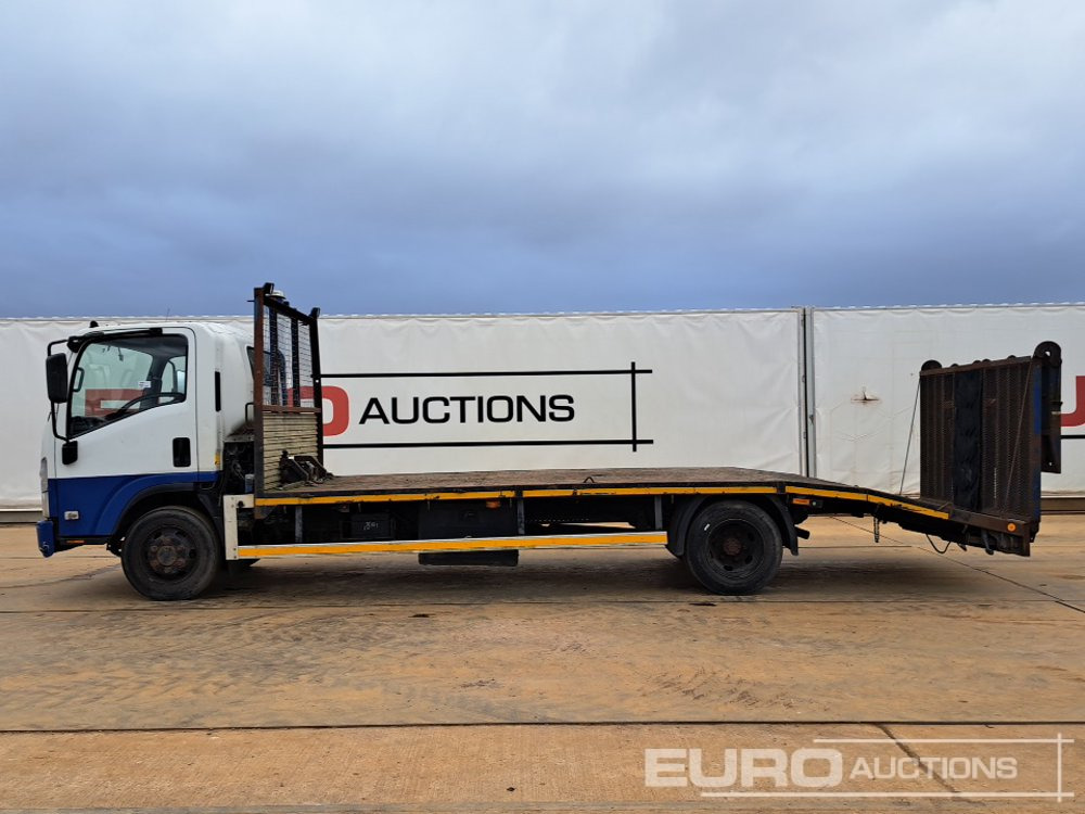 2010 Isuzu 4x2 Beavertail Plant Lorry, Auto Gearbox, Winch, Hydraulic Fliptoe Ramp - Грузовик бортовой/ Платформа: фото 2 2010 Isuzu 4x2 Beavertail Plant Lorry, Auto Gearbox, Winch, Hydraulic Fliptoe Ramp - Грузовик бортовой/ Платформа: фото 2