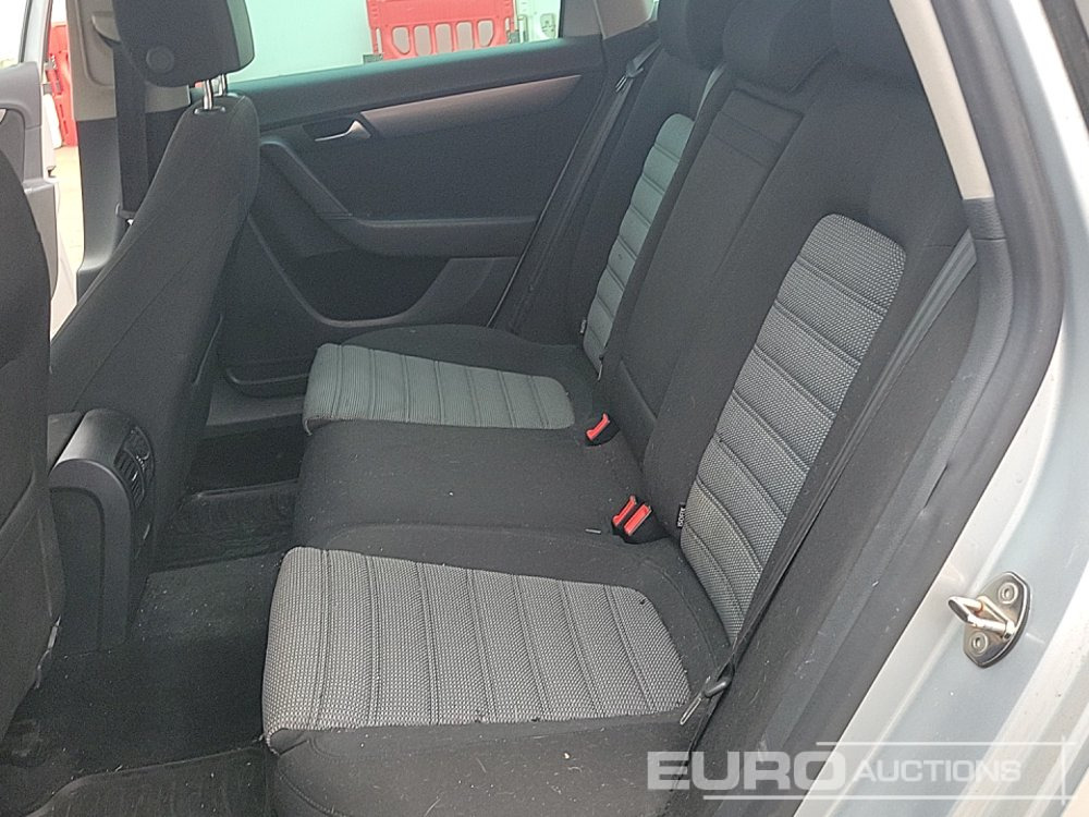 Легковой автомобиль 2011 Volkswagen Passat: фото 22