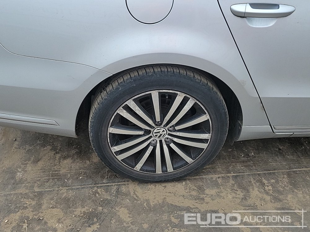 Легковой автомобиль 2011 Volkswagen Passat: фото 11