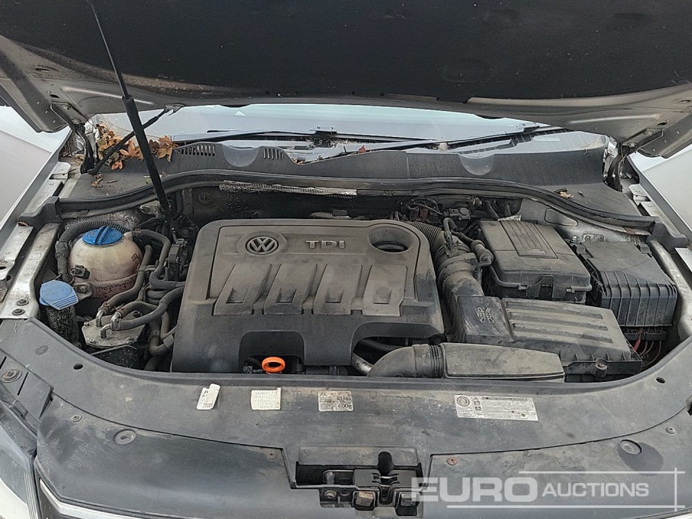 Легковой автомобиль 2011 Volkswagen Passat: фото 13