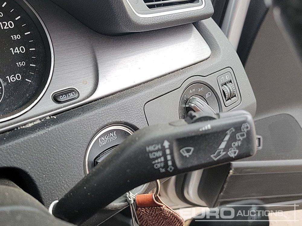Легковой автомобиль 2011 Volkswagen Passat: фото 35