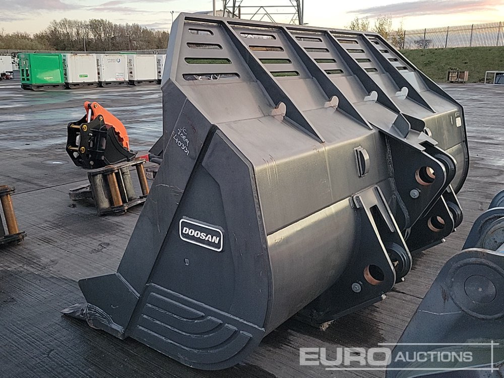 2015 Doosan 132" Loading Bucket to suit Wheeled Loader - Ковш: фото 3 2015 Doosan 132" Loading Bucket to suit Wheeled Loader - Ковш: фото 3