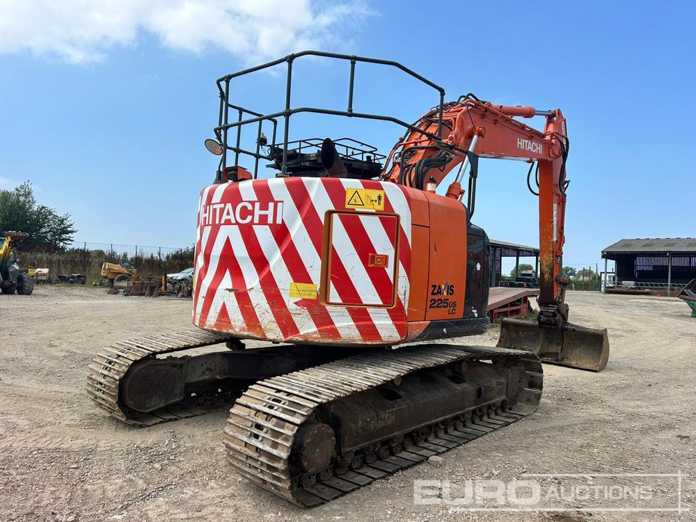 2015 Hitachi ZX225USLC-5B - Гусеничный экскаватор: фото 3 2015 Hitachi ZX225USLC-5B - Гусеничный экскаватор: фото 3