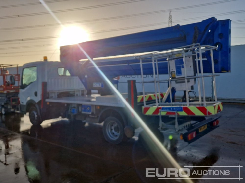 2015 Nissan 35.12 - Пассажирский фургон: фото 3 2015 Nissan 35.12 - Пассажирский фургон: фото 3