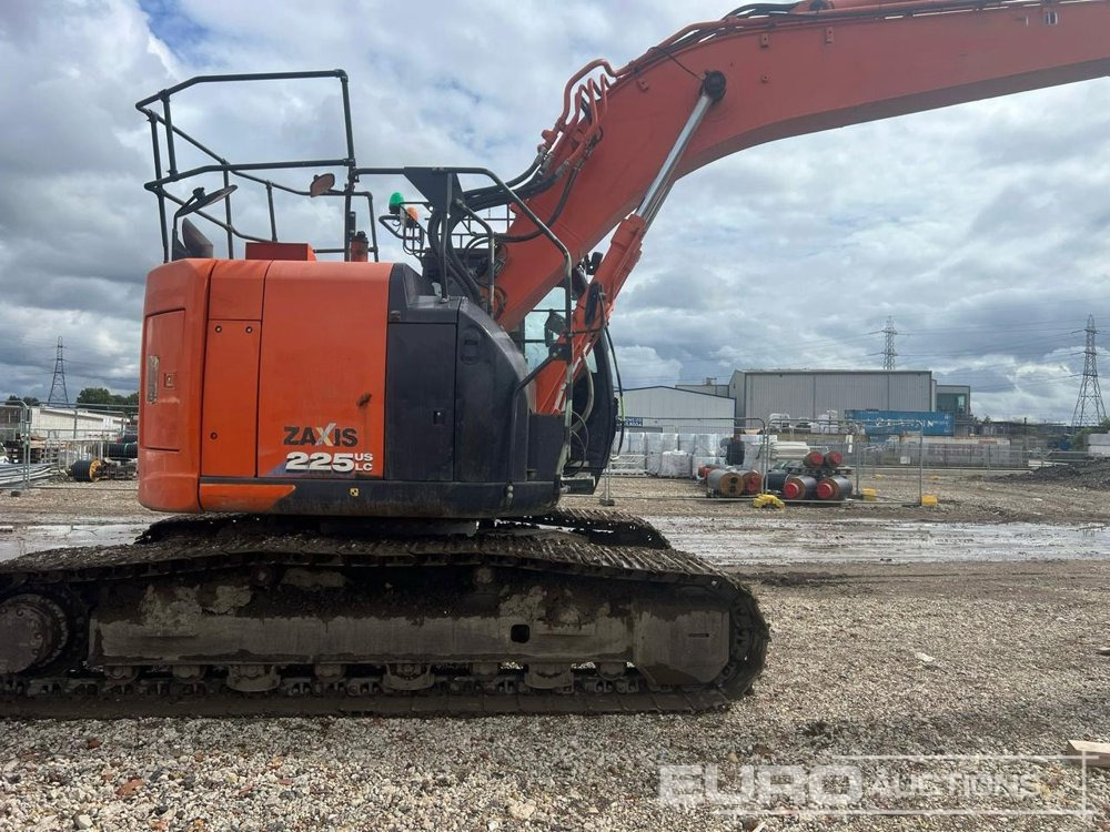 2017 Hitachi ZX225USLC-6 - Гусеничный экскаватор: фото 3 2017 Hitachi ZX225USLC-6 - Гусеничный экскаватор: фото 3
