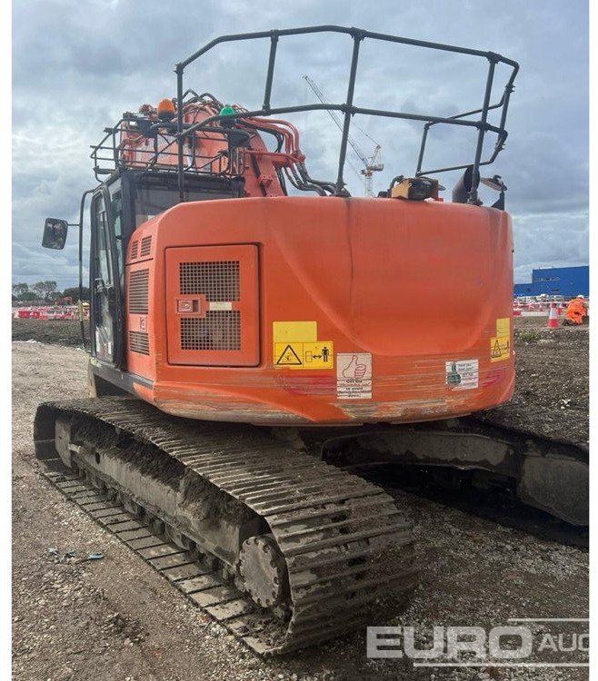 2017 Hitachi ZX225USLC-6 - Гусеничный экскаватор: фото 2 2017 Hitachi ZX225USLC-6 - Гусеничный экскаватор: фото 2
