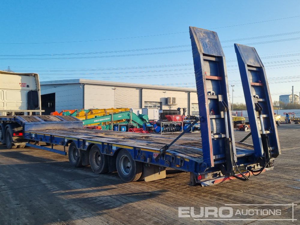 2018 McCauley Tri Axle Step Frame Low Loader Trailer, Out Riggers, Hydraulic Ramps - Низкорамный полуприцеп: фото 3 2018 McCauley Tri Axle Step Frame Low Loader Trailer, Out Riggers, Hydraulic Ramps - Низкорамный полуприцеп: фото 3