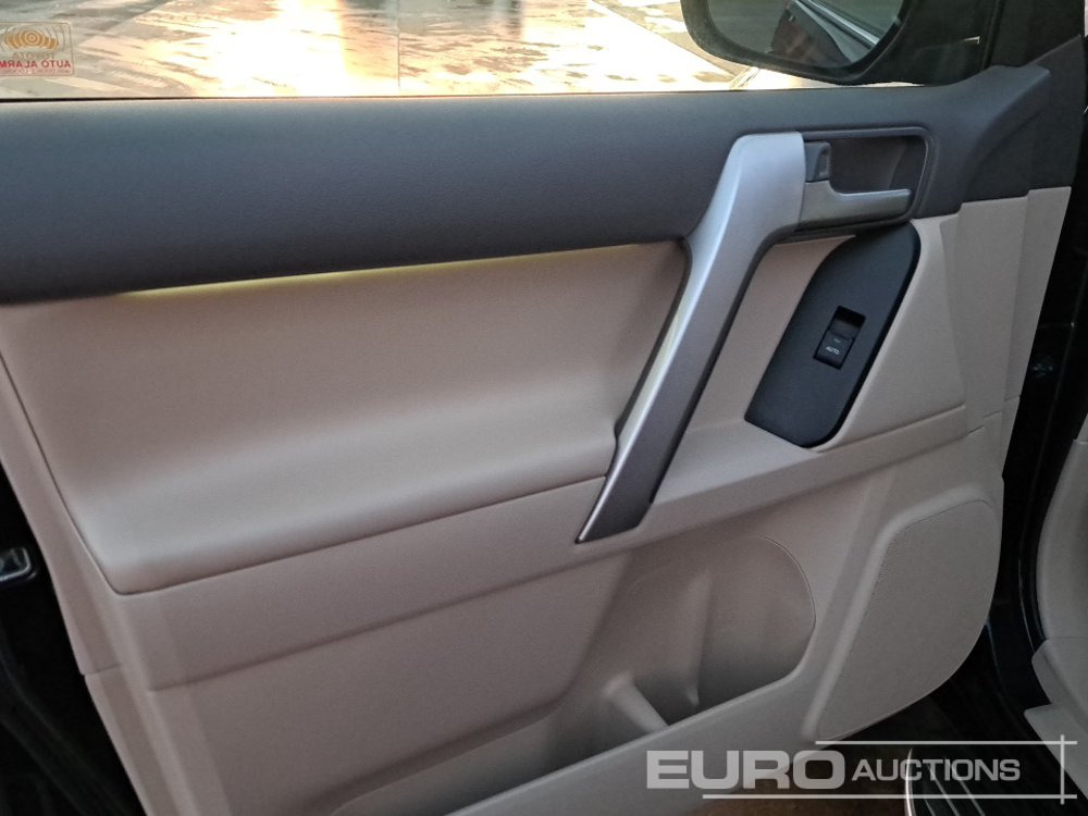 Внедорожник 2020 Toyota Land Cruiser: фото 13