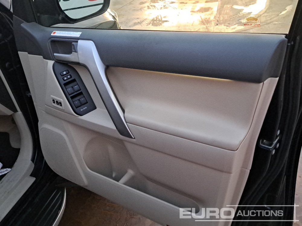 Внедорожник 2020 Toyota Land Cruiser: фото 25