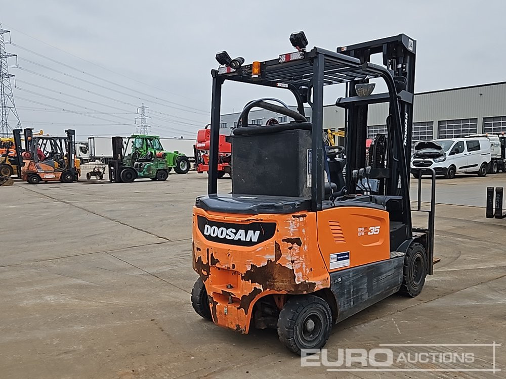 2021 Doosan B35X-7 Plus - Вилочный погрузчик: фото 5 2021 Doosan B35X-7 Plus - Вилочный погрузчик: фото 5