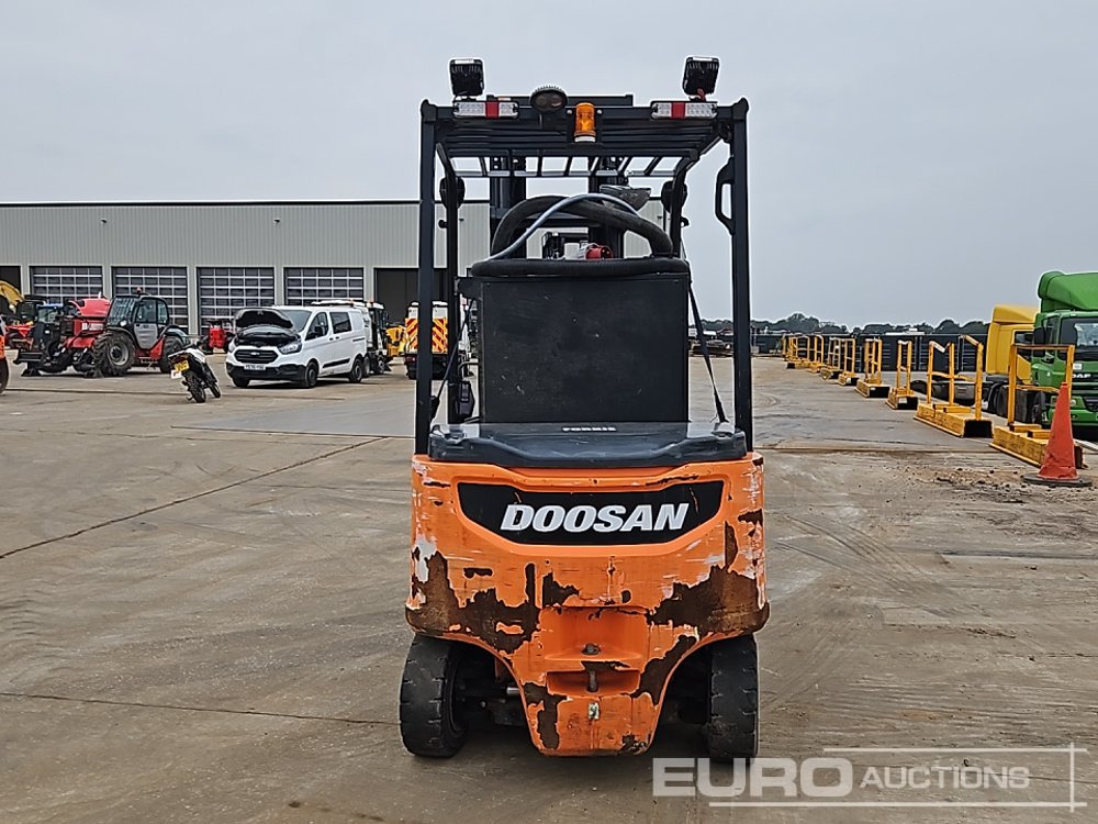 2021 Doosan B35X-7 Plus - Вилочный погрузчик: фото 4 2021 Doosan B35X-7 Plus - Вилочный погрузчик: фото 4