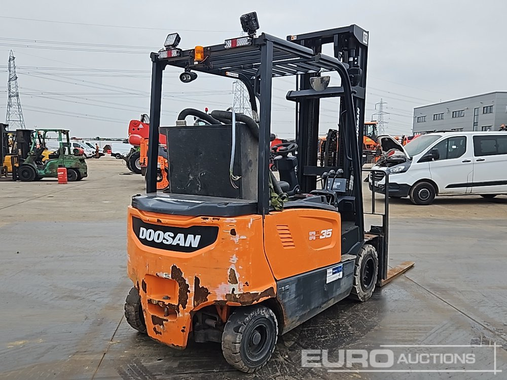 2021 Doosan B35X-7 Plus - Вилочный погрузчик: фото 5 2021 Doosan B35X-7 Plus - Вилочный погрузчик: фото 5