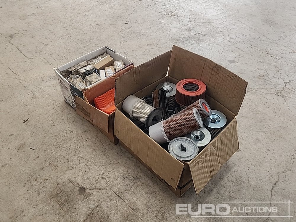 Box of Filters (3 of) - Оборудование для гаражей/ Мастерских: фото 1 Box of Filters (3 of) - Оборудование для гаражей/ Мастерских: фото 1