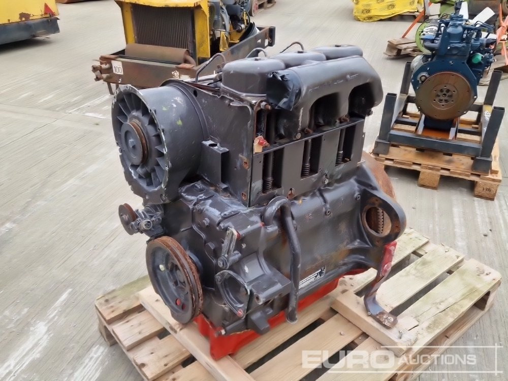 Deutz 3 Cylinder Engine - Двигатель: фото 1 Deutz 3 Cylinder Engine - Двигатель: фото 1