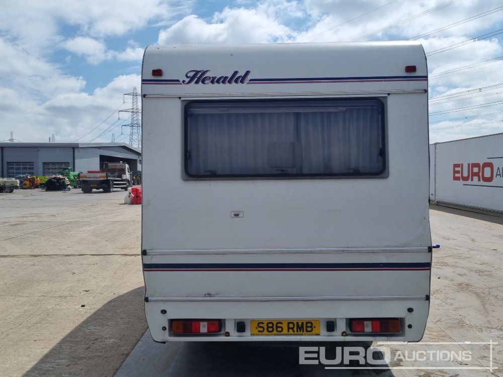 Ford Herald 5 Speed 3 Birth Motor Home, W/C, Cooker - Кастенваген: фото 4 Ford Herald 5 Speed 3 Birth Motor Home, W/C, Cooker - Кастенваген: фото 4