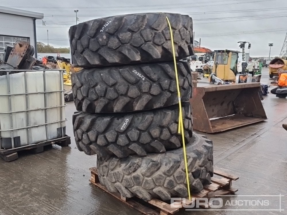 Galaxy 15.5-25 Tyre (4 of) - Шина: фото 1 Galaxy 15.5-25 Tyre (4 of) - Шина: фото 1