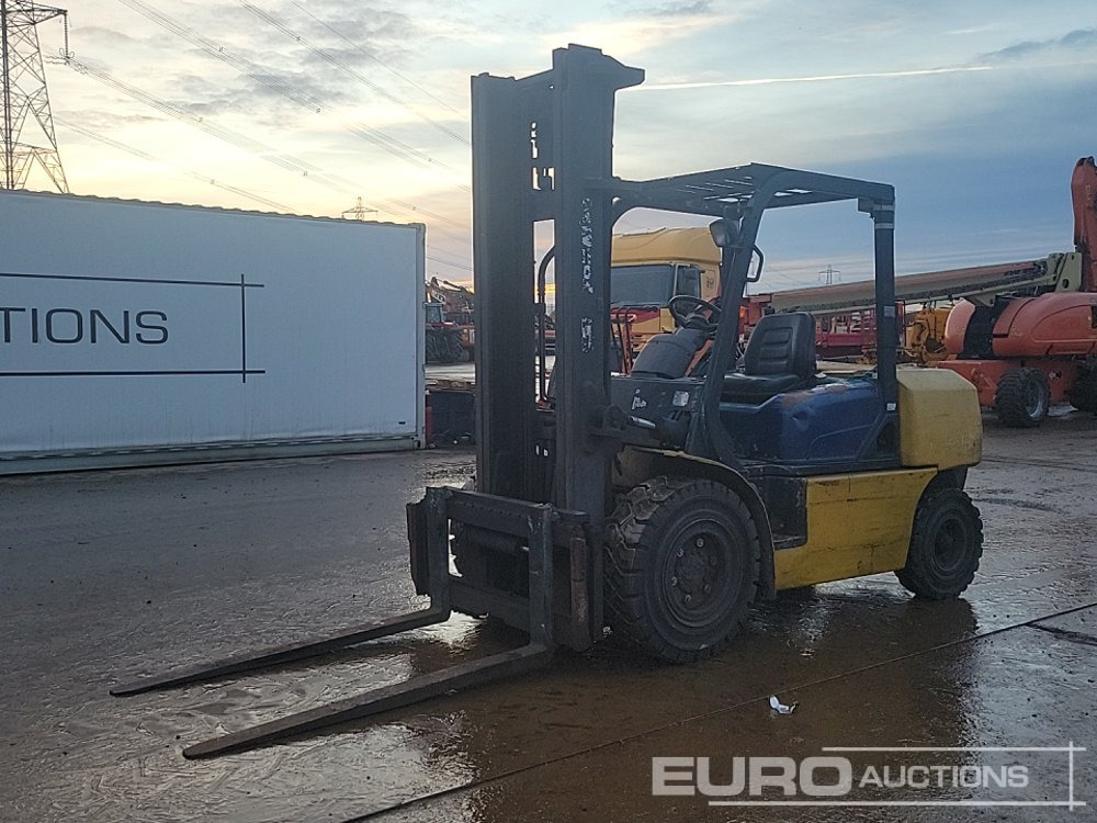 Komatsu FD40T-8 - Вилочный погрузчик: фото 1 Komatsu FD40T-8 - Вилочный погрузчик: фото 1