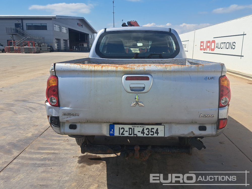 Mitsubishi L200 - Внедорожник: фото 4 Mitsubishi L200 - Внедорожник: фото 4