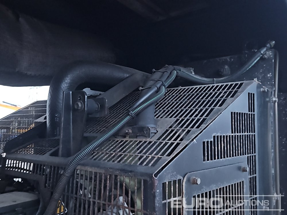 Электрогенератор SDMO R275: фото 24 Электрогенератор SDMO R275: фото 24