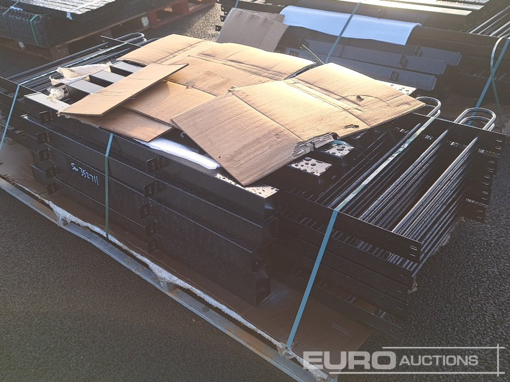 Unused 20m Bow / Round Top Powder Coated Steel Fencing, 10x2m Panels, 11 Posts - Сельскохозяйственная техника: фото 2 Unused 20m Bow / Round Top Powder Coated Steel Fencing, 10x2m Panels, 11 Posts - Сельскохозяйственная техника: фото 2