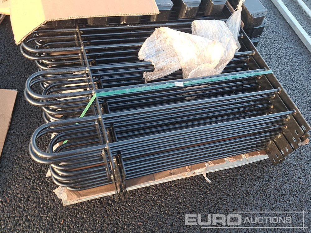 Unused 20m Bow / Round Top Powder Coated Steel Fencing, 10x2m Panels, 11 Posts - Сельскохозяйственная техника: фото 5 Unused 20m Bow / Round Top Powder Coated Steel Fencing, 10x2m Panels, 11 Posts - Сельскохозяйственная техника: фото 5