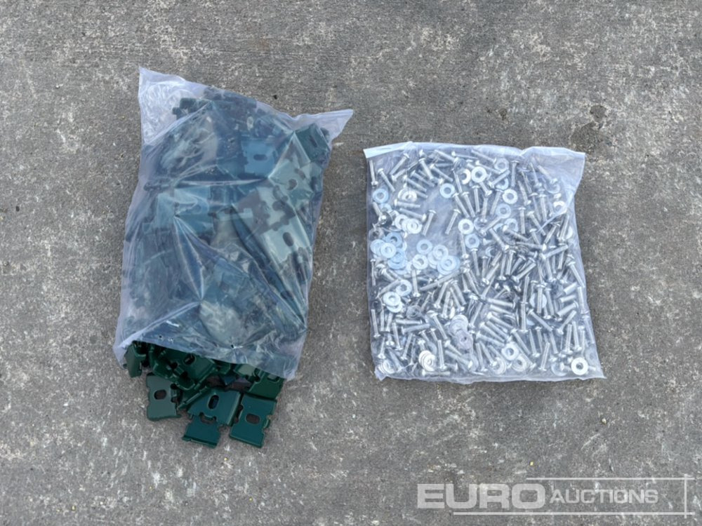 Сельскохозяйственная техника Unused Galvanised & Powder Coated Heavy Duty (5mm) Wire Mesh Fencing, 25 x H2.4m x W2.2m Panels, 26 x 60mm x 60mm x3m Posts, with Fittings (Black): фото 24