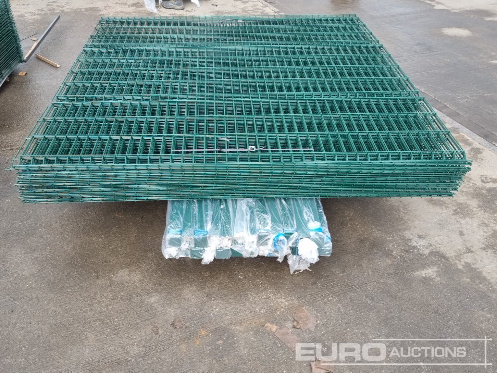 Сельскохозяйственная техника Unused Galvanised & Powder Coated Heavy Duty (5mm) Wire Mesh Fencing, 25 x H2.4m x W2.2m Panels, 26 x 60mm x 60mm x3m Posts, with Fittings (Black): фото 19