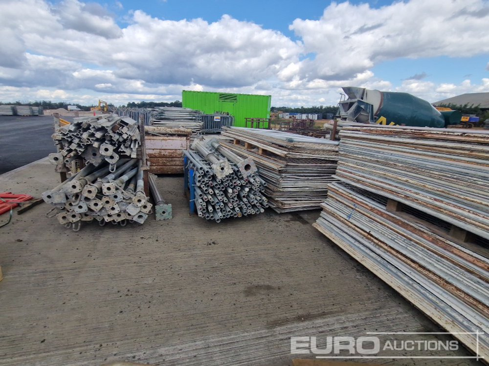Строительное оборудование Steel Mesh Panels (5 Pallets of & 1 Stillage of), Acro Props (5 Stillages of), Kwikstage Polls (2 Stillages of), Stillge of Fittings: фото 6
