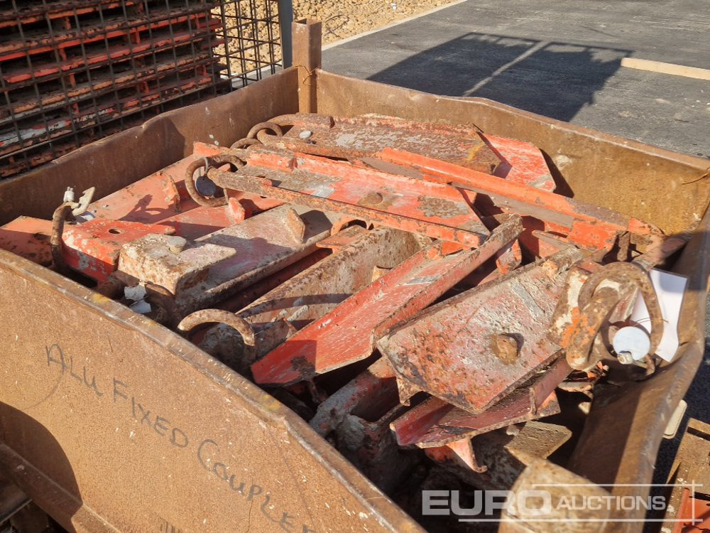 Строительное оборудование Stillage of Adjustable Formwork Brackets (8 of)Stillage of Peri Formwork Fittings & Brackets (12 of), Stillage of Articulated Couplers (4 of): фото 23