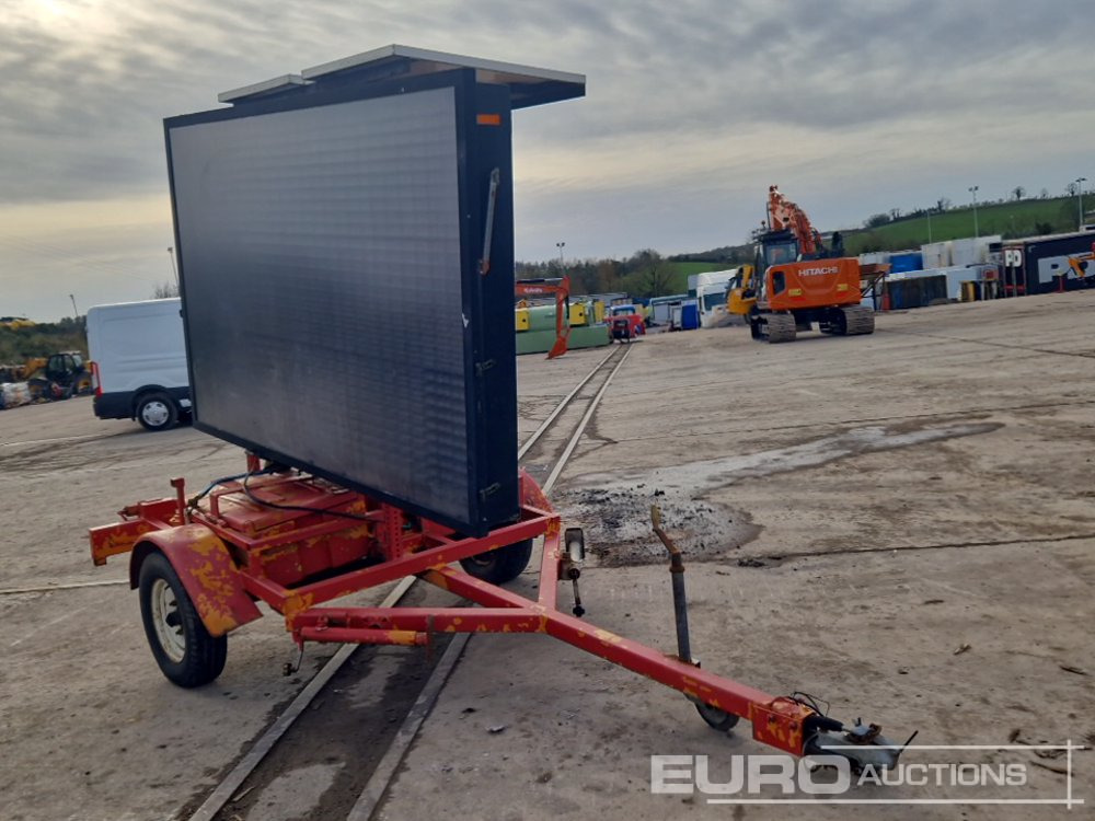 Ver-mac PCMS 320QS Portable Changeable Message Sign - Строительное оборудование: фото 1 Ver-mac PCMS 320QS Portable Changeable Message Sign - Строительное оборудование: фото 1