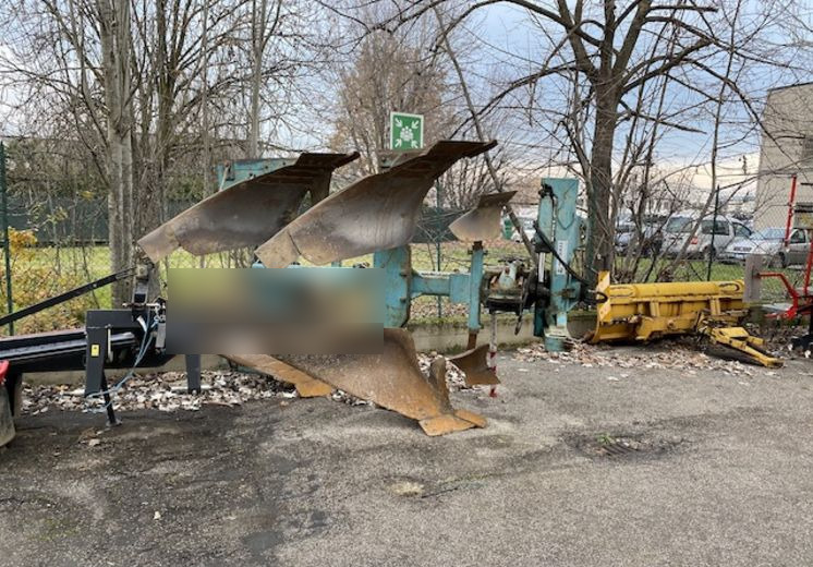 Aratro usato Nuova Comas - Плуг: фото 1 Aratro usato Nuova Comas - Плуг: фото 1