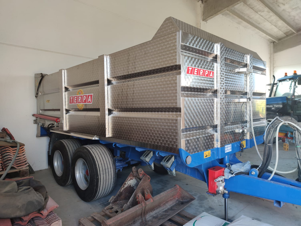 Rimorchio per vendemmia usato Terpa TT 12 HA - Сельскохозяйственный прицеп: фото 2 Rimorchio per vendemmia usato Terpa TT 12 HA - Сельскохозяйственный прицеп: фото 2