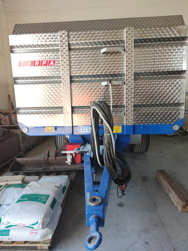 Rimorchio per vendemmia usato Terpa TT 12 HA - Сельскохозяйственный прицеп: фото 3 Rimorchio per vendemmia usato Terpa TT 12 HA - Сельскохозяйственный прицеп: фото 3