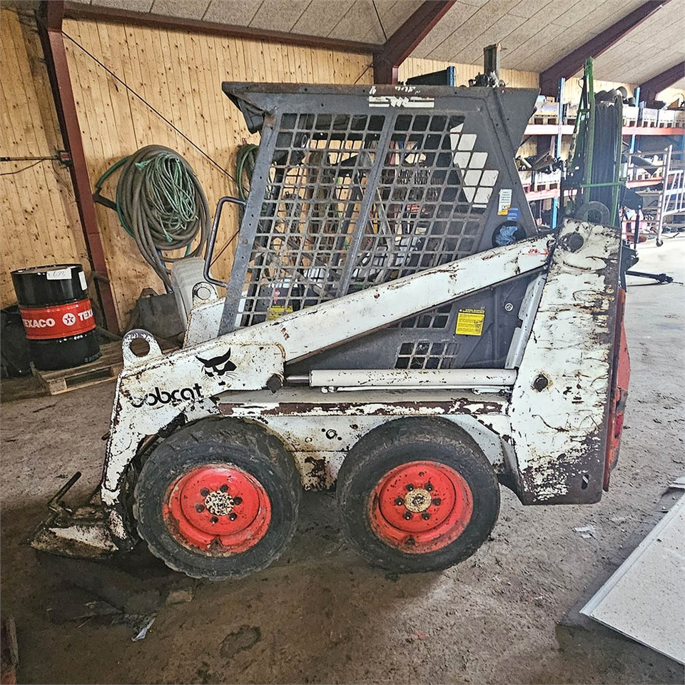 Bobcat 543 - Мини-погрузчик с бортовым поворотом: фото 1 Bobcat 543 - Мини-погрузчик с бортовым поворотом: фото 1