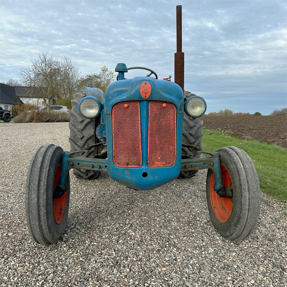 Трактор Ford Dexta T3: фото 9