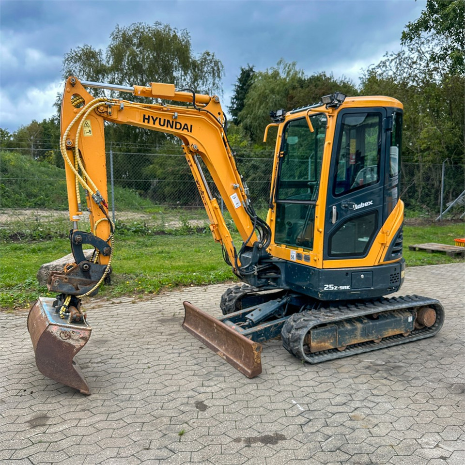 Hyundai Robex 25Z-9AK - Мини-экскаватор: фото 2 Hyundai Robex 25Z-9AK - Мини-экскаватор: фото 2
